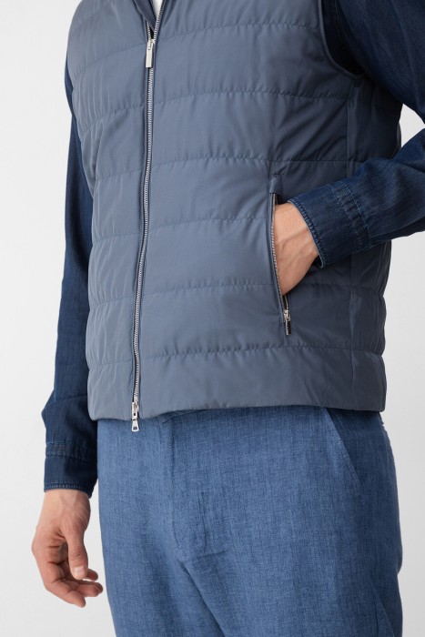 Товар синего цвета с внутренней стороны