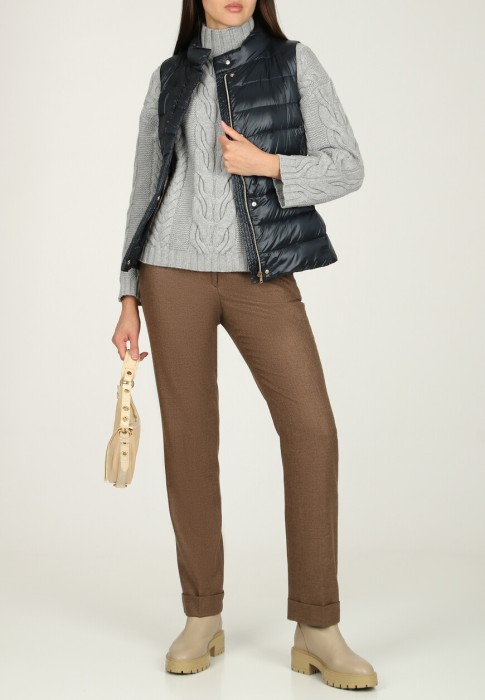 жилет  по цене 54900 руб вид справа