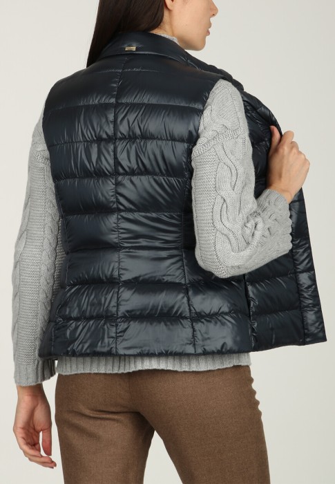 жилет  из франции вид сбоку