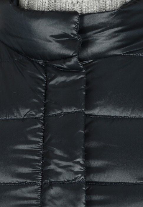 Товар синего цвета с внутренней стороны