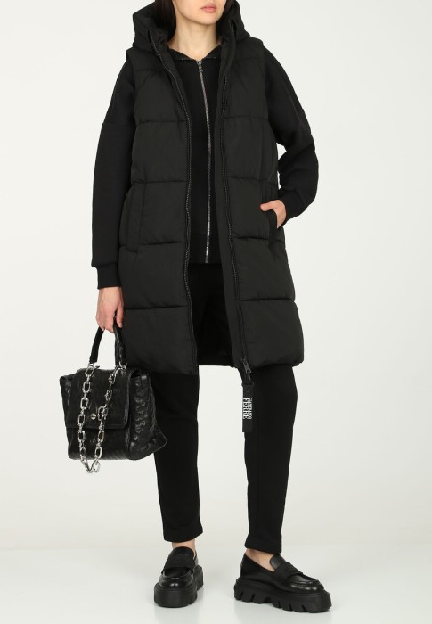 жилет  по цене 68900 руб вид справа