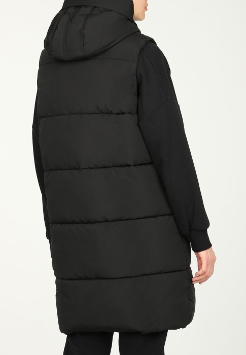 Товар черного цвета с внутренней стороны