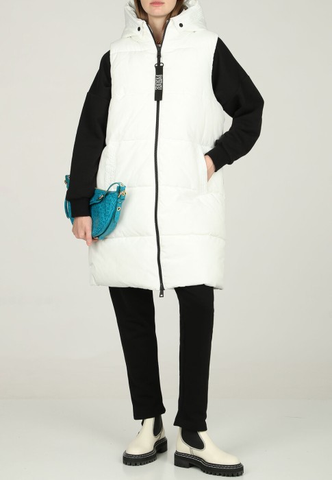 жилет  по цене 68900 руб вид справа