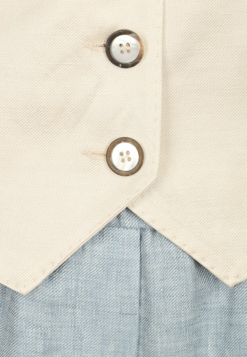 жилет  из проверенных материалов спереди