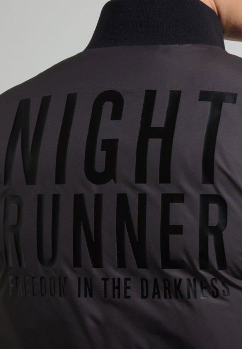 Товар черного цвета с внутренней стороны