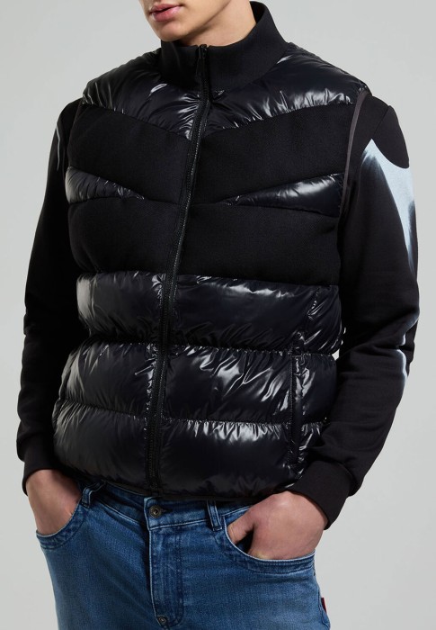 жилет  из проверенных материалов спереди