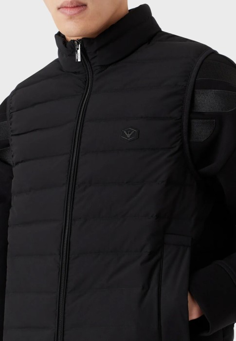 жилет  из проверенных материалов спереди