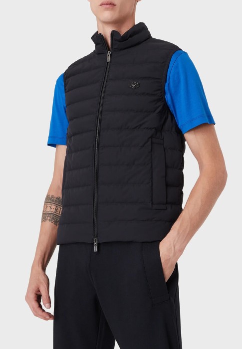 Товар синего цвета с внутренней стороны