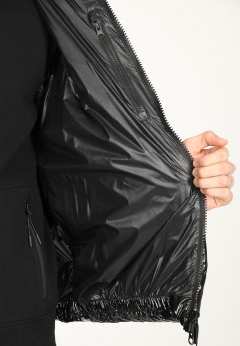 жилет  для взрослого возраста с изнаночной стороны