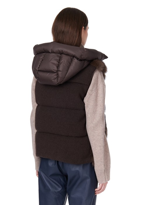 Товар серого цвета с внутренней стороны