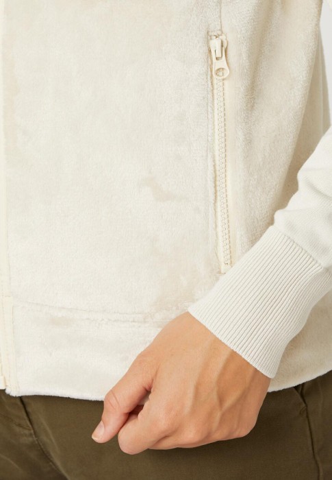 жилет  из проверенных материалов спереди