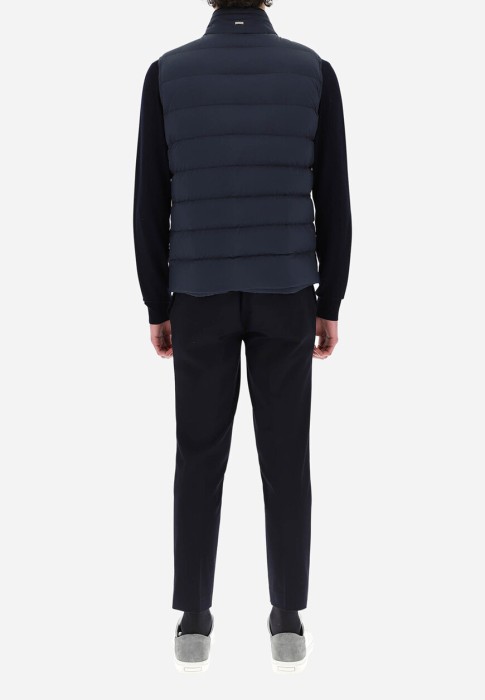 жилет  из проверенных материалов спереди