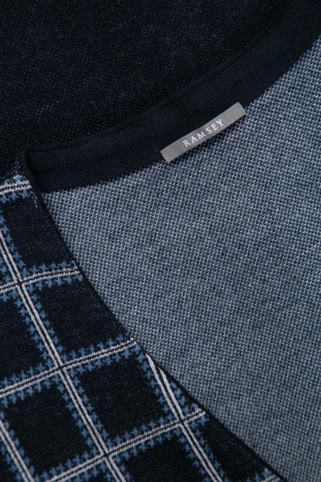 Товар синего цвета с внутренней стороны