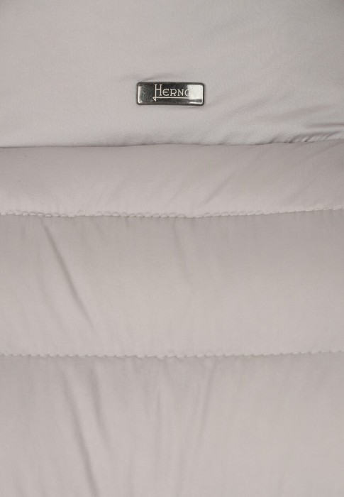 жилет  из проверенных материалов спереди