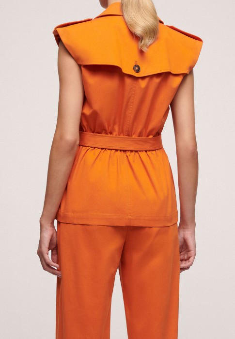 Товар оранжевого цвета с внутренней стороны