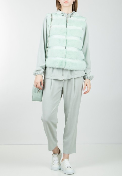 жилет  по цене 151130 руб вид справа