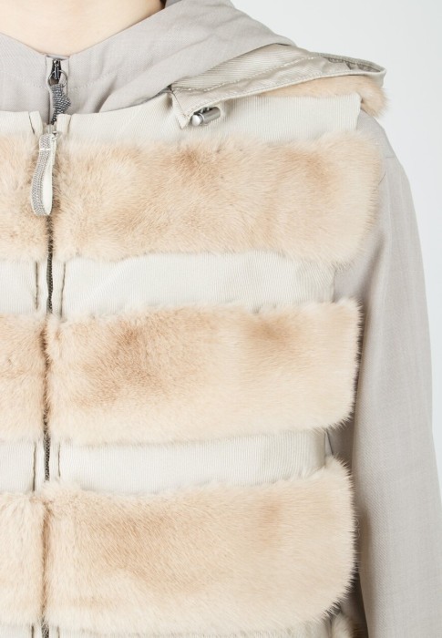 жилет  из проверенных материалов спереди