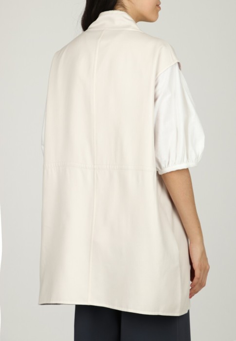 жилет  из проверенных материалов спереди