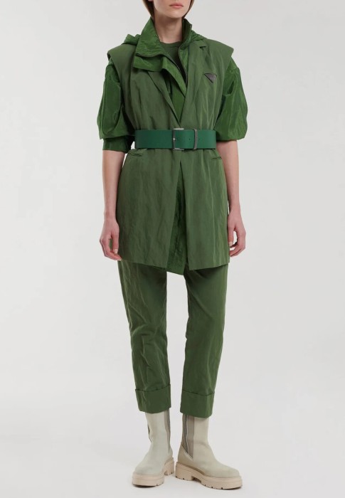 жилет  по цене 91630 руб вид справа