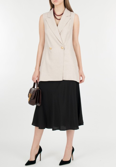 Товар бежевого цвета с внутренней стороны