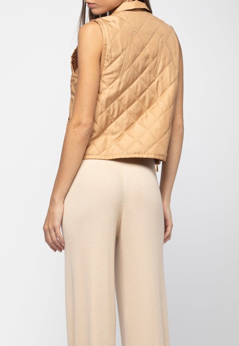 жилет  из проверенных материалов спереди