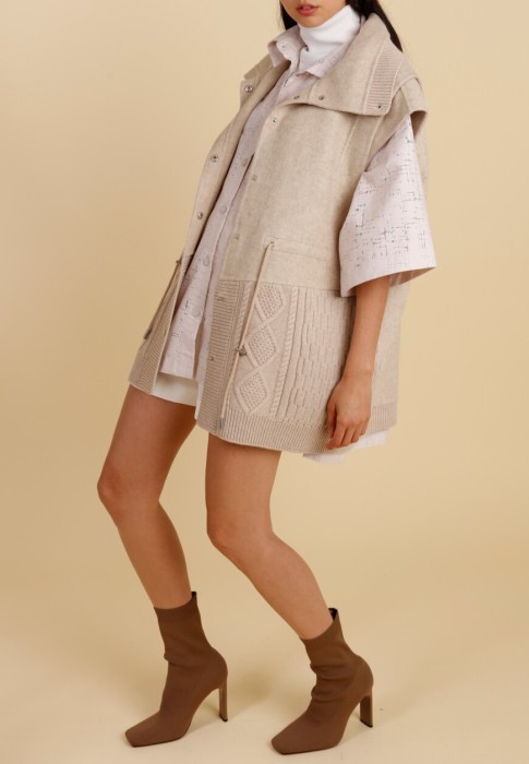 жилет  от бренда max&moi вид слева