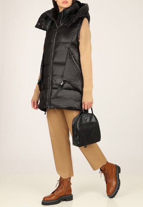 жилет  по цене 65030 руб вид справа