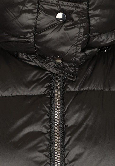 жилет  универсального стиля с лицевой стороны