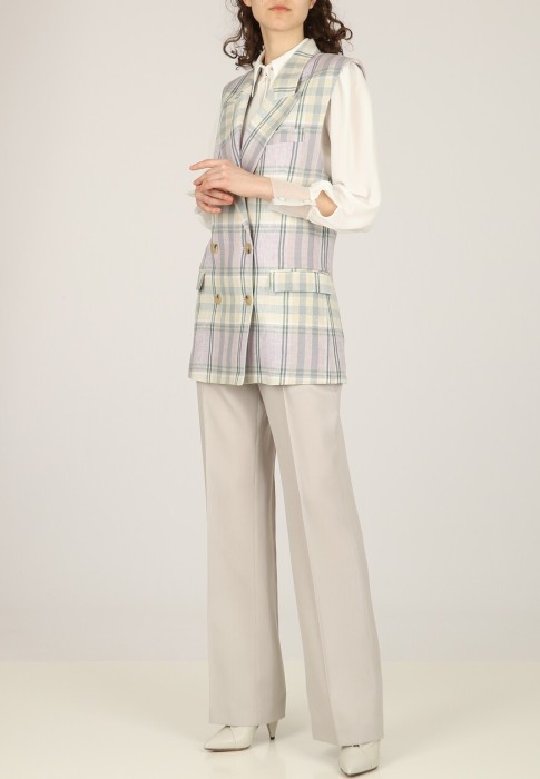 жилет  по цене 46830 руб вид справа