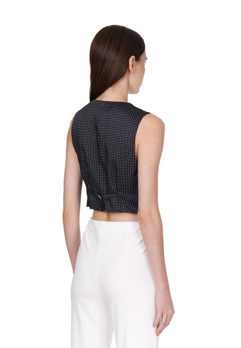 Товар черного цвета с внутренней стороны