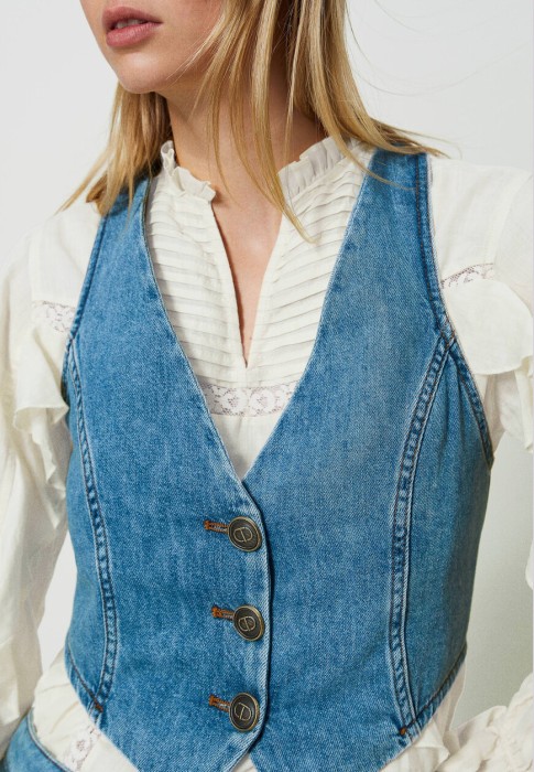 Товар синего цвета с внутренней стороны