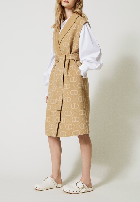 жилет  от бренда twinset milano вид слева