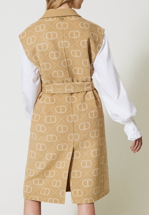 жилет  из проверенных материалов спереди