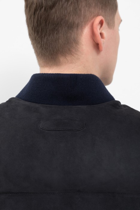 жилет  из шерсти спереди