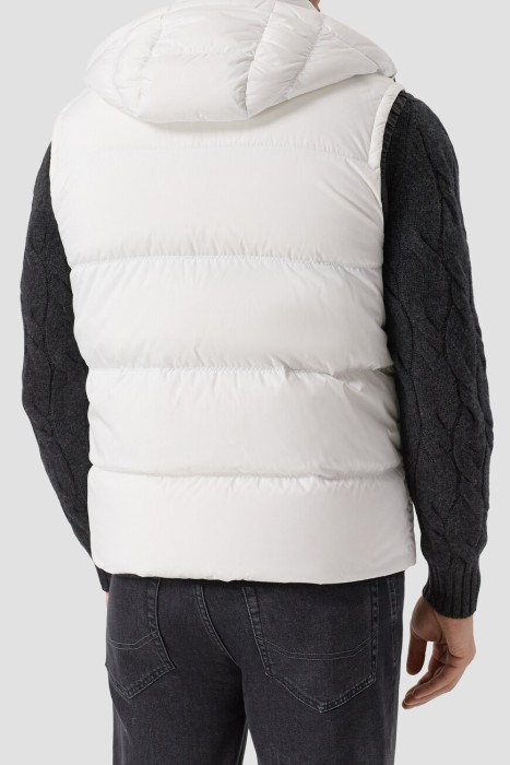 жилет  по цене 396000 руб вид справа