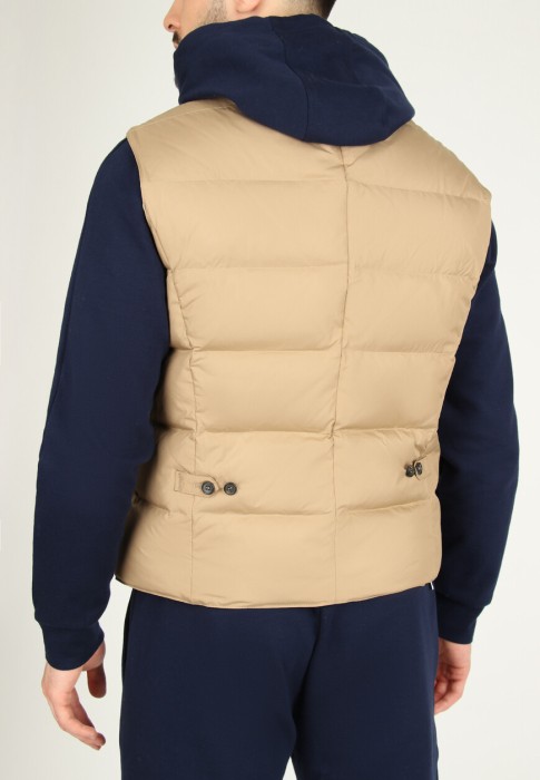 жилет  из италии вид сбоку