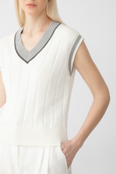 жилет  из италии вид сбоку