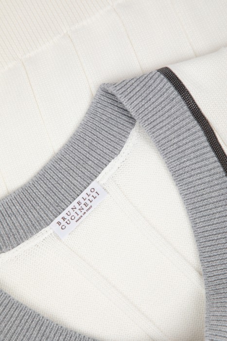 жилет  из хлопка спереди