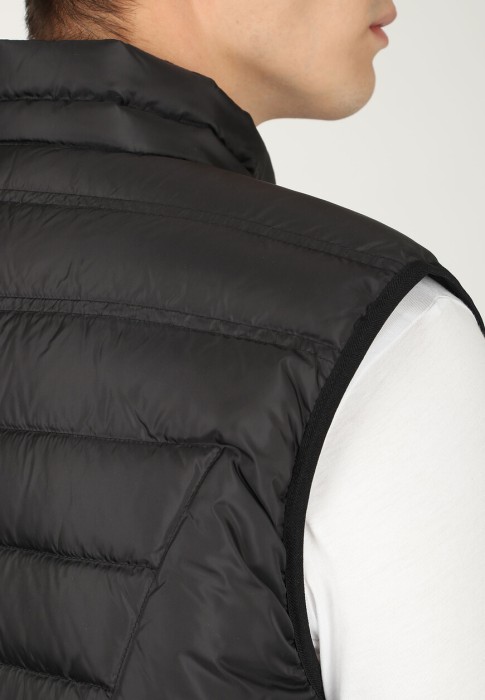 жилет  из проверенных материалов спереди