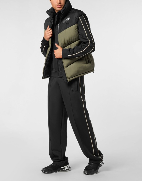 Товар серого цвета с внутренней стороны