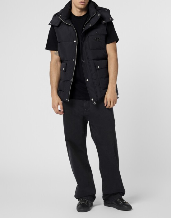 Товар черного цвета с внутренней стороны