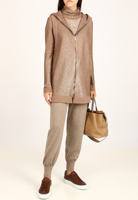 жилет  по цене 46830 руб вид справа