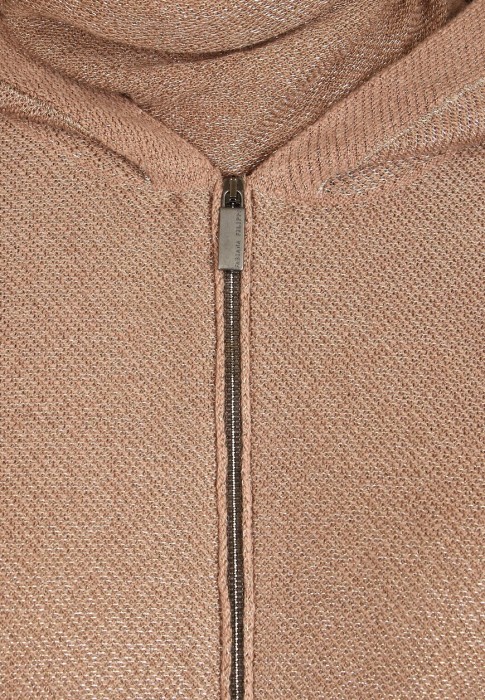 жилет  из проверенных материалов спереди