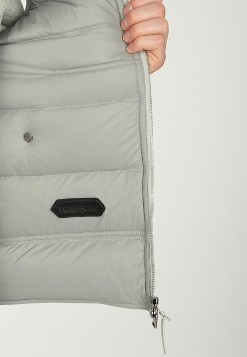 жилет  для взрослого возраста с изнаночной стороны