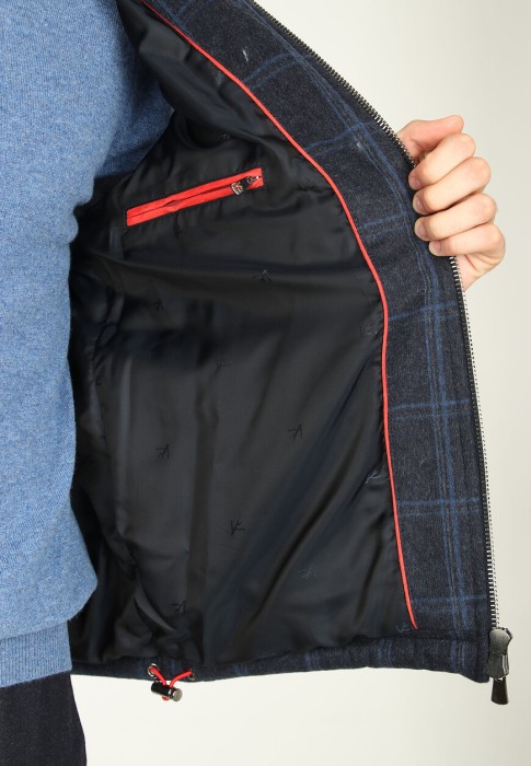 жилет  для взрослого возраста с изнаночной стороны