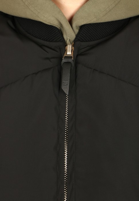 жилет  из проверенных материалов спереди