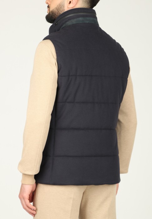 жилет  из италии вид сбоку