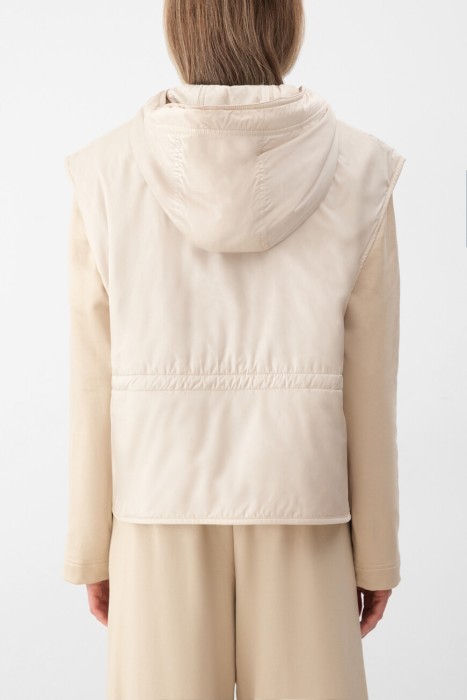 жилет  от бренда max mara вид слева