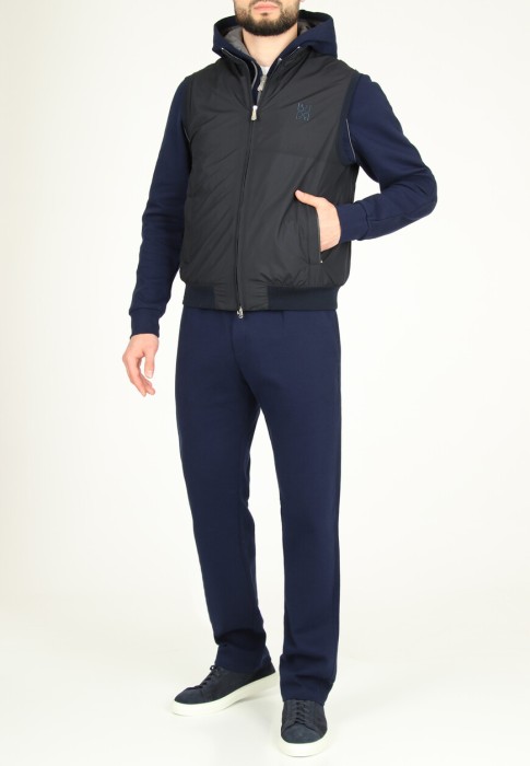 жилет  по цене 77105 руб вид справа