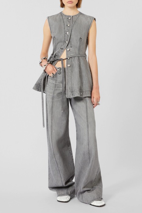 Товар черного цвета с внутренней стороны